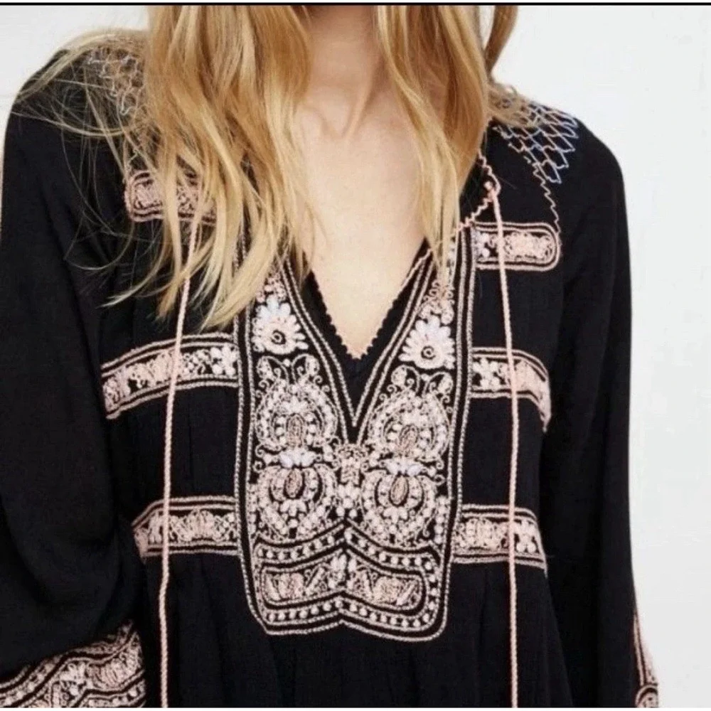 Free People Wind Willow Bohemian Peasant Mini Dress Size Large Navy Embroidered